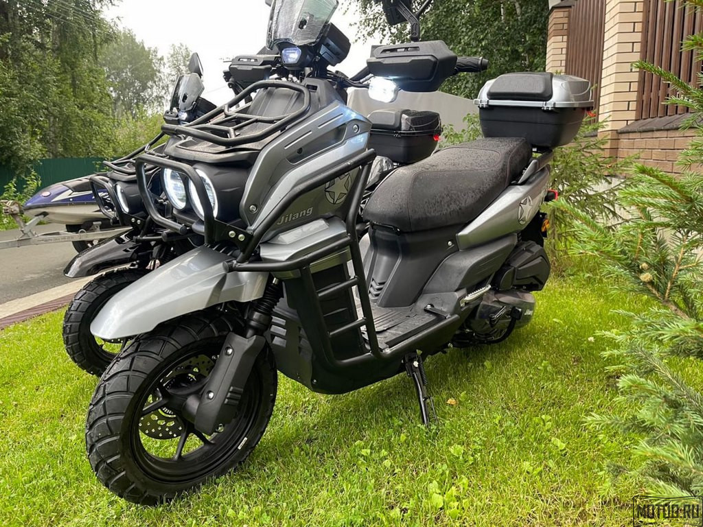 Скутер JILANG TANK 150 – мощность, стиль и комфорт Скутер JILANG TANK 150 – мощность, стиль и комфорт